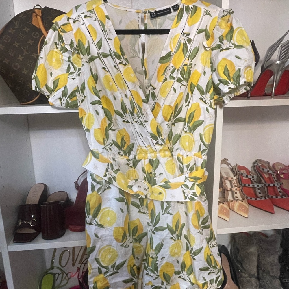New York & Company Yellow Leaf Print Romper